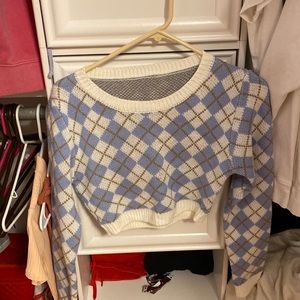 cute sweater worn like 3 times